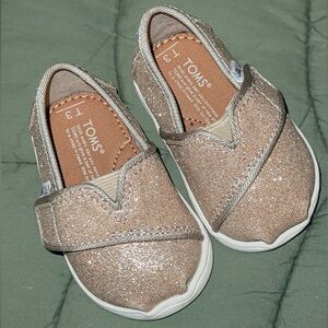 TOMS Infant size 3 Moccasins - Glittery Beige NWOT